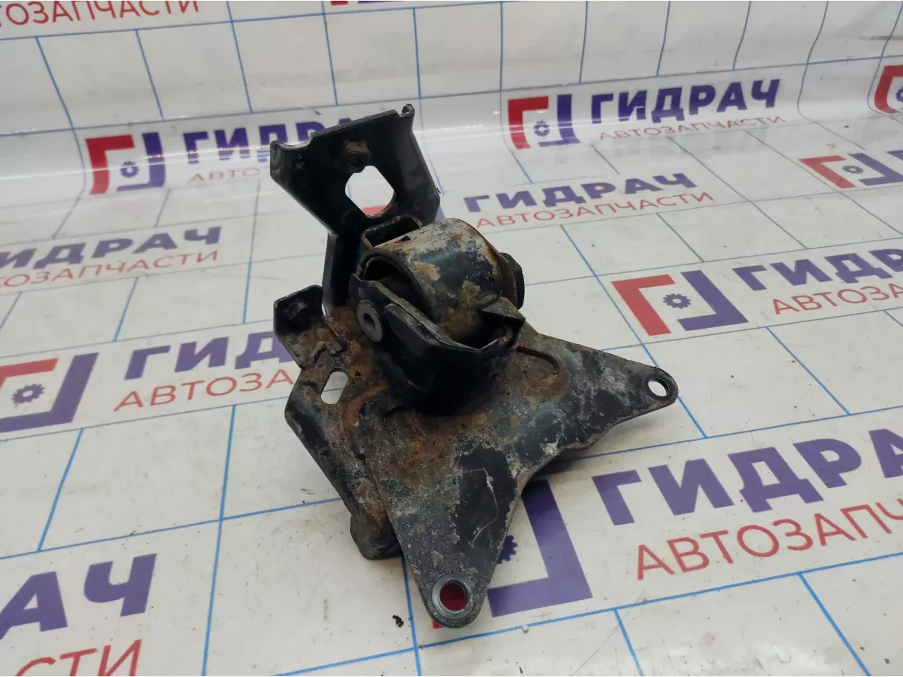 Опора двигателя левая Toyota Yaris (XP90) 12372-0J041